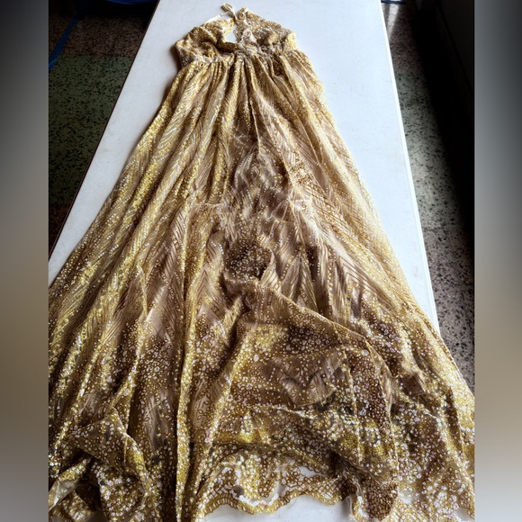 Luxxel Dresses & Skirts - NWT Luxxel Gold Sequin Formal Dress. Size Medium.